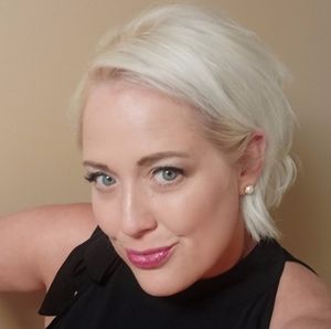 Meet your Posher, Christy